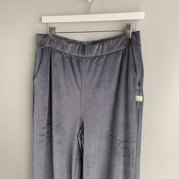 Vuori Haven Wideleg Pants in Azure - Picture 7 of 12